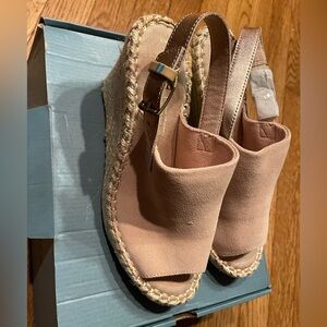 TOMS  Women's Sz. 8  Monica Suede Light Pink Adjustable Wedge Sandals NWT